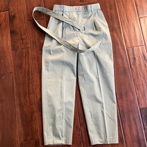 High rise.
Easy through hip and thigh, with a tapered leg.
26 1/2" inseam